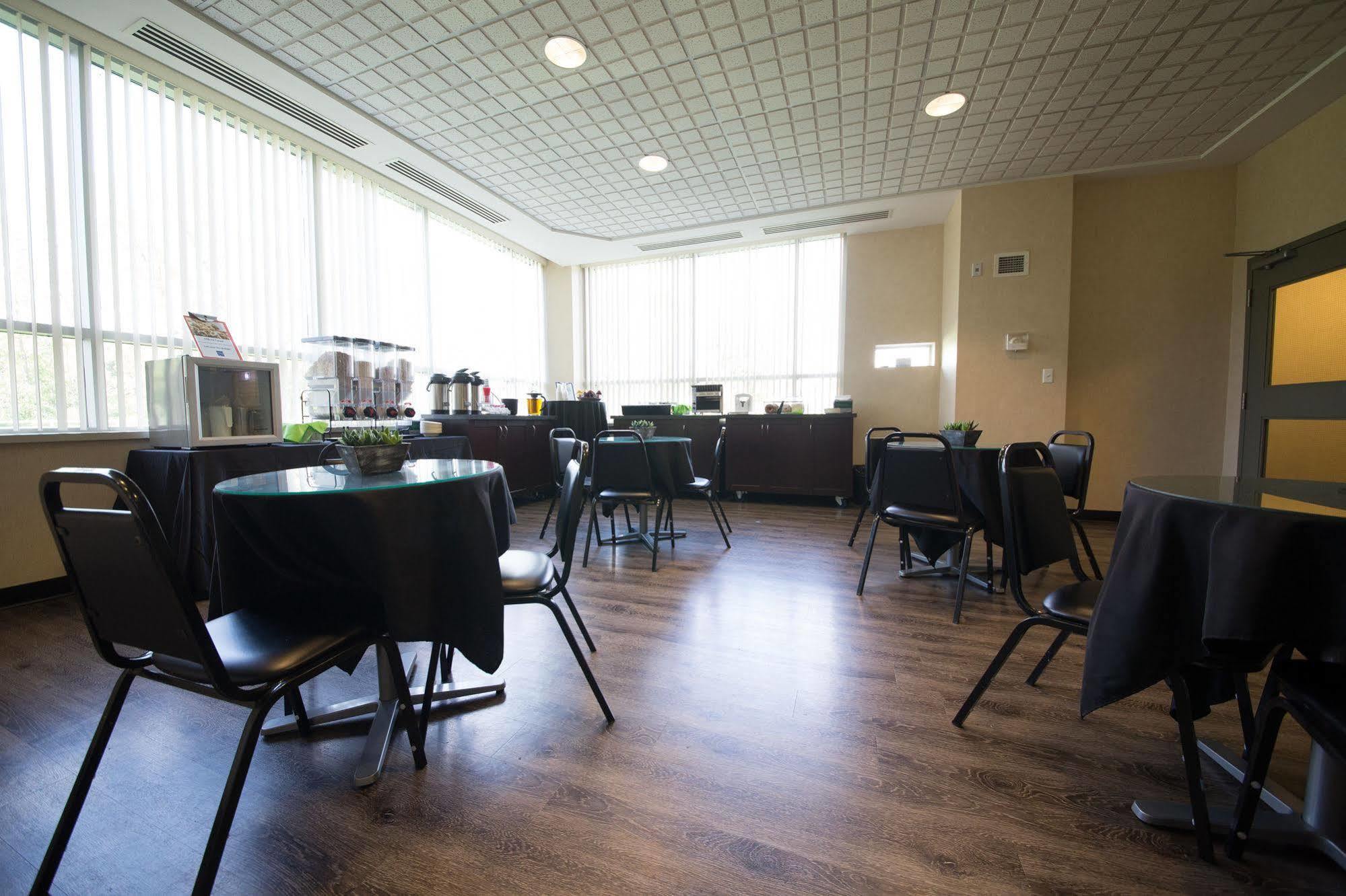 Residence&Conference Centre - Windsor Extérieur photo